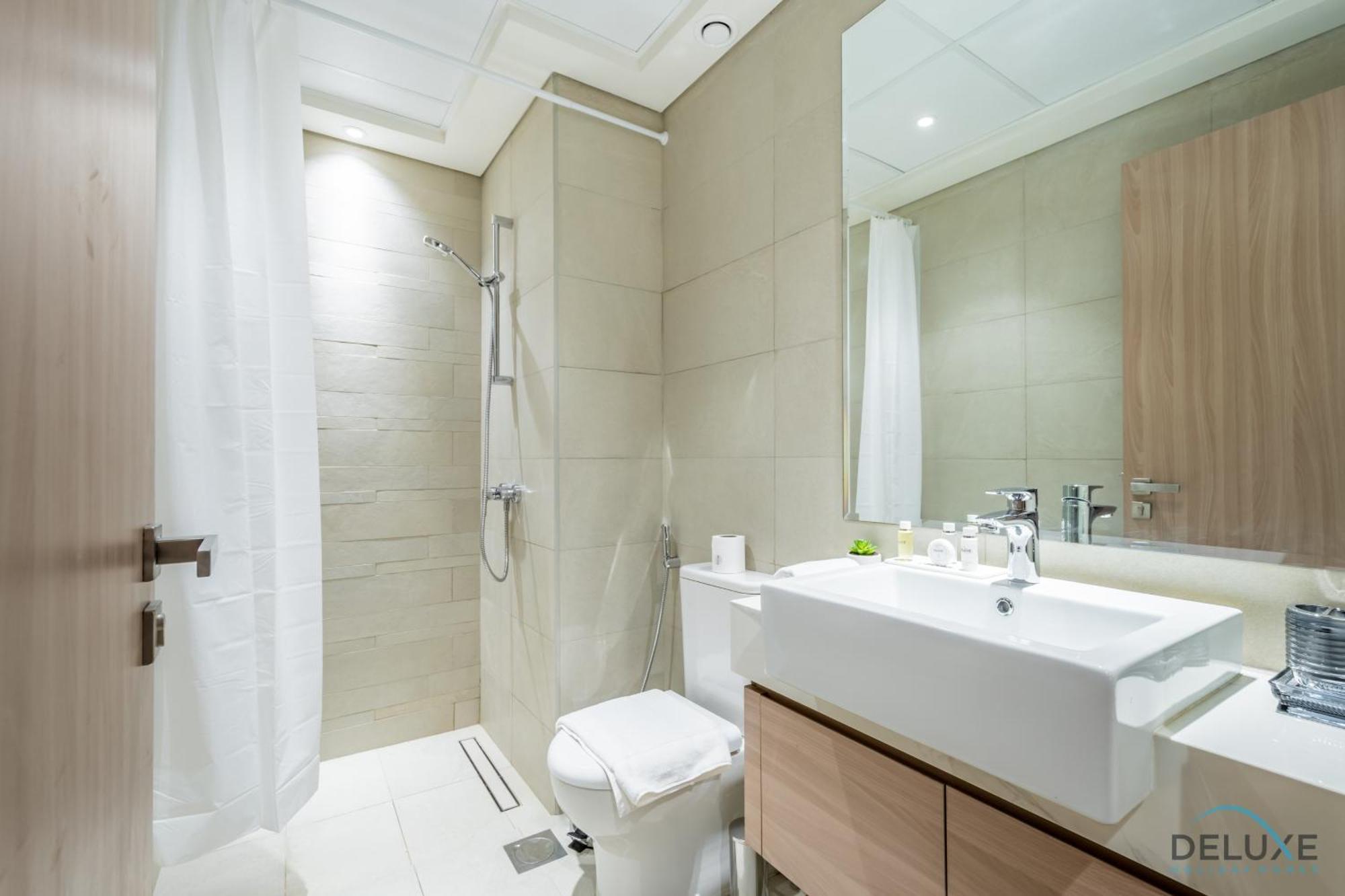 Apartment Lovely At Azizi Riviera 41 In Al Merkadh By Deluxe Homes Dubai